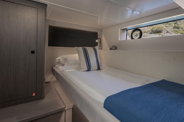 Guest cabin