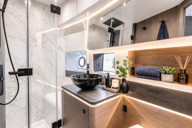 Master cabin bathroom