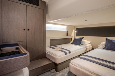 Twin guest cabin